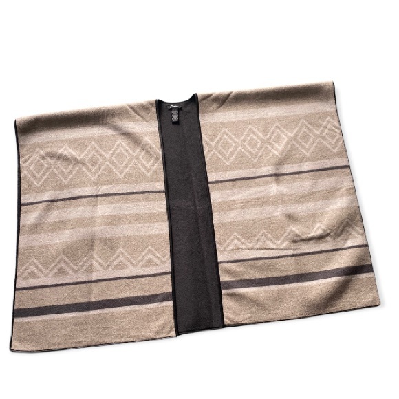 BRAND NEW EIVISSA AZTEC SHAWL WRAP ONE SIZE - Picture 2 of 6